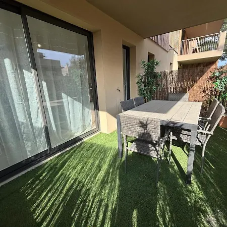Apartment Cocoon Cosy 2 Chambres, Terrasse Et Clim Agde