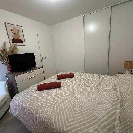 Cozy Cocoon 2-bedroom