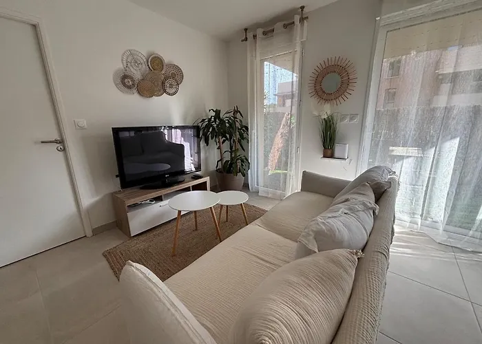 Cocoon Cosy 2 Chambres, Terrasse Et Clim Apartmán *