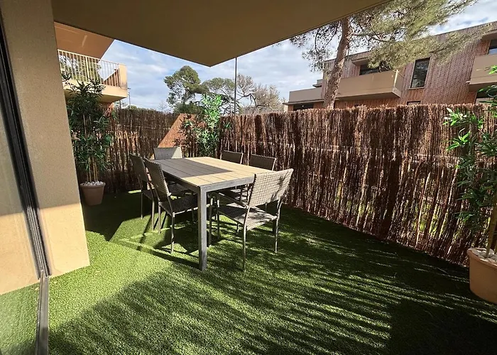 Cocoon Cosy 2 Chambres, Terrasse Et Clim * Agde